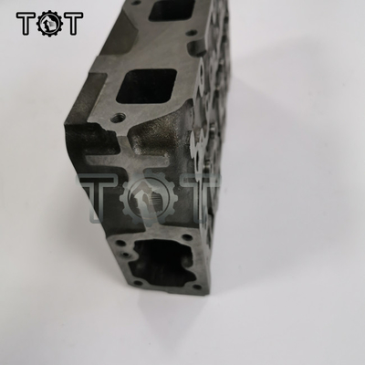 1A033-03043 Kubota D1703 सिलेंडर हेड U35 L3430 खुदाई करने वाले इंजन के पुर्जे